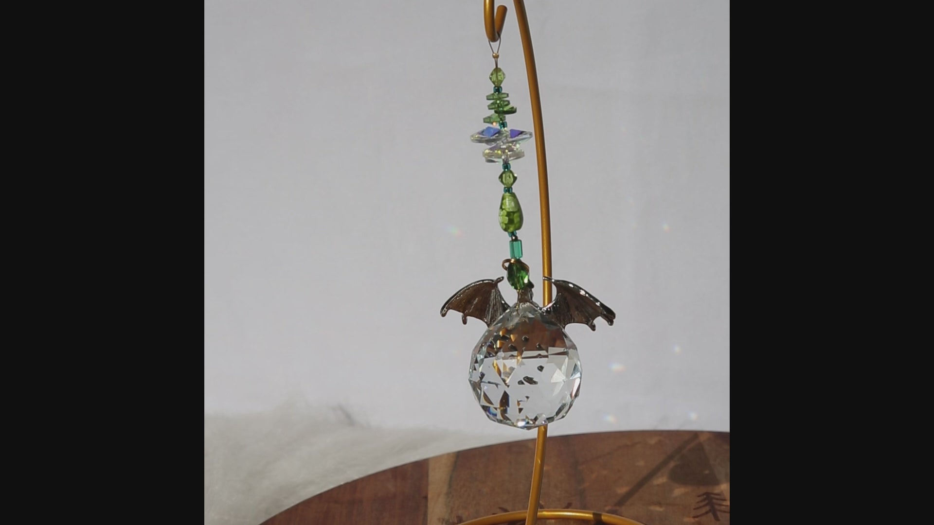Emerald Green Glow-in-the-Dark Dragon Desktop Suncatcher – Handmade Crystal Rainbow Maker